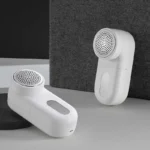 Dos quitapelusas Xiaomi Mijia sobre una mesa